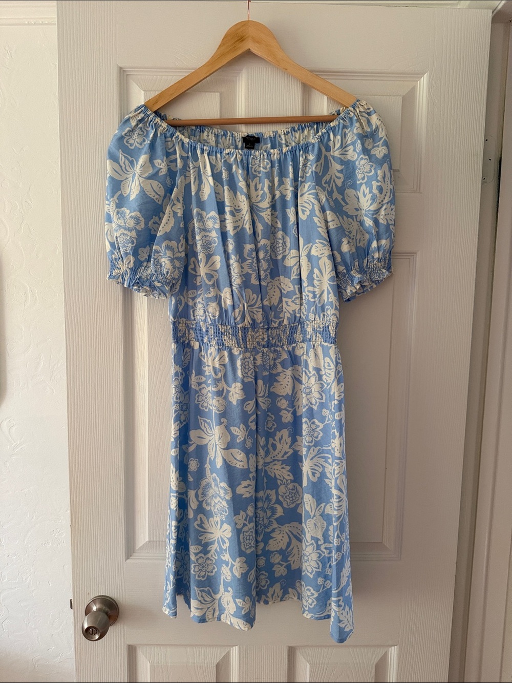 Ann Taylor Factory Blue and White on/off Shoulder Floral Dress